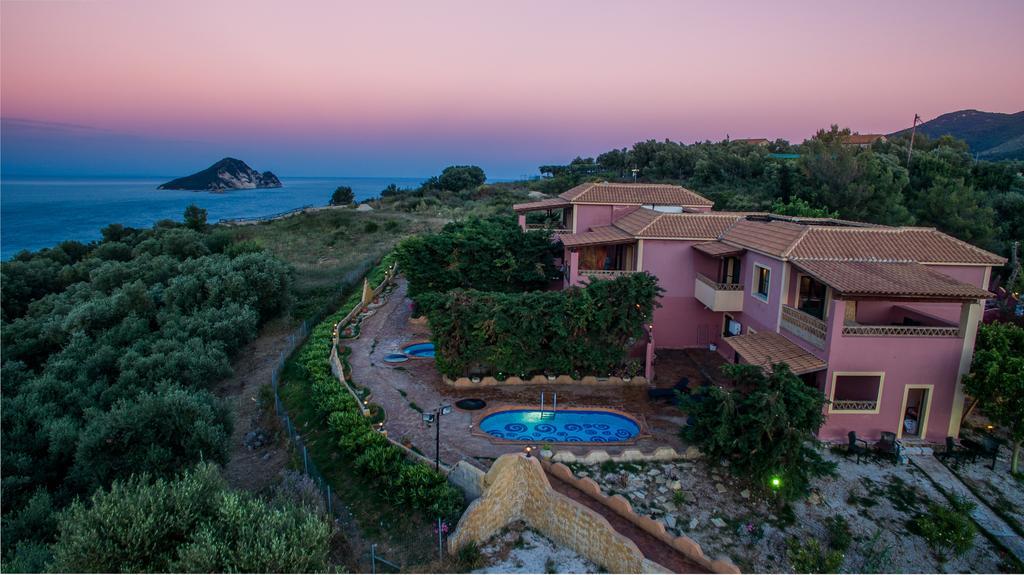 Athenea Villas, Private Pools & Gardens Keri Exterior foto